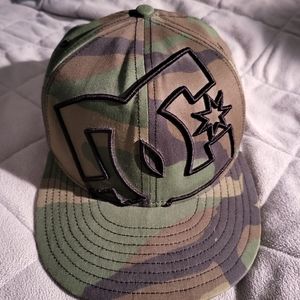 DC FITTED HAT 7 1/4